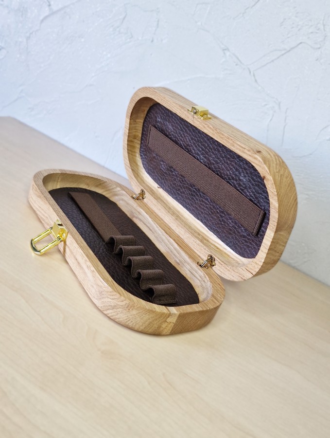 Ąžuolinė delninė "Tautinės juostos įkvėpimas"