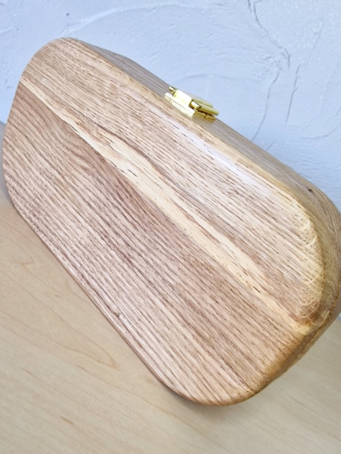 Ąžuolinė delninė "Tautinės juostos įkvėpimas"