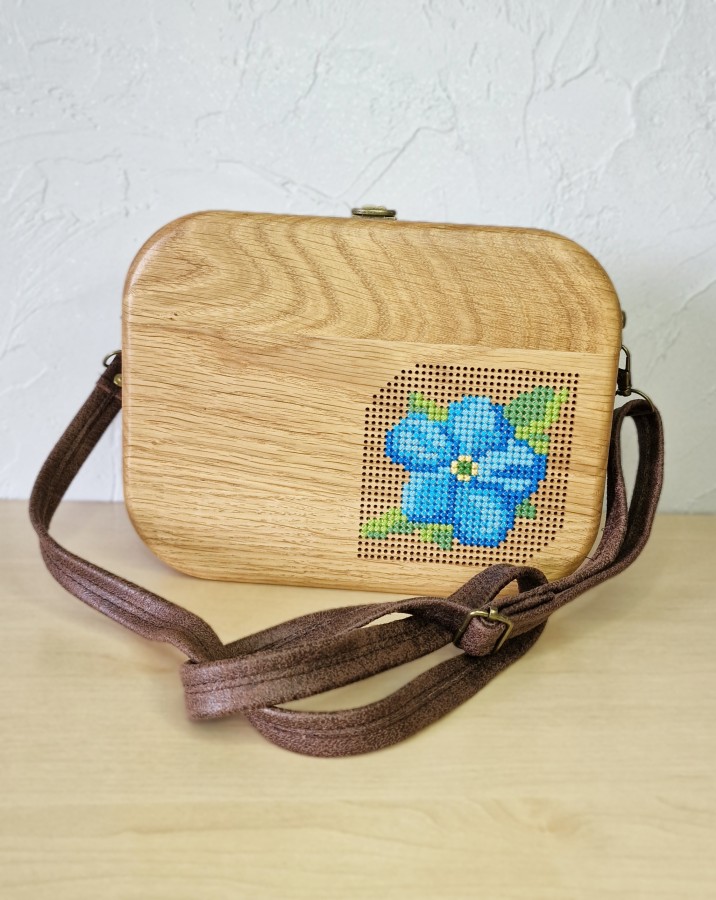 Ąžuolinė rankinė "Neužmirštuolės žydėjimas"