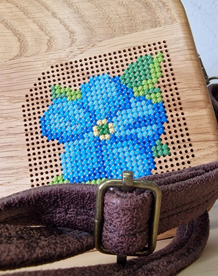 Ąžuolinė rankinė "Neužmirštuolės žydėjimas"