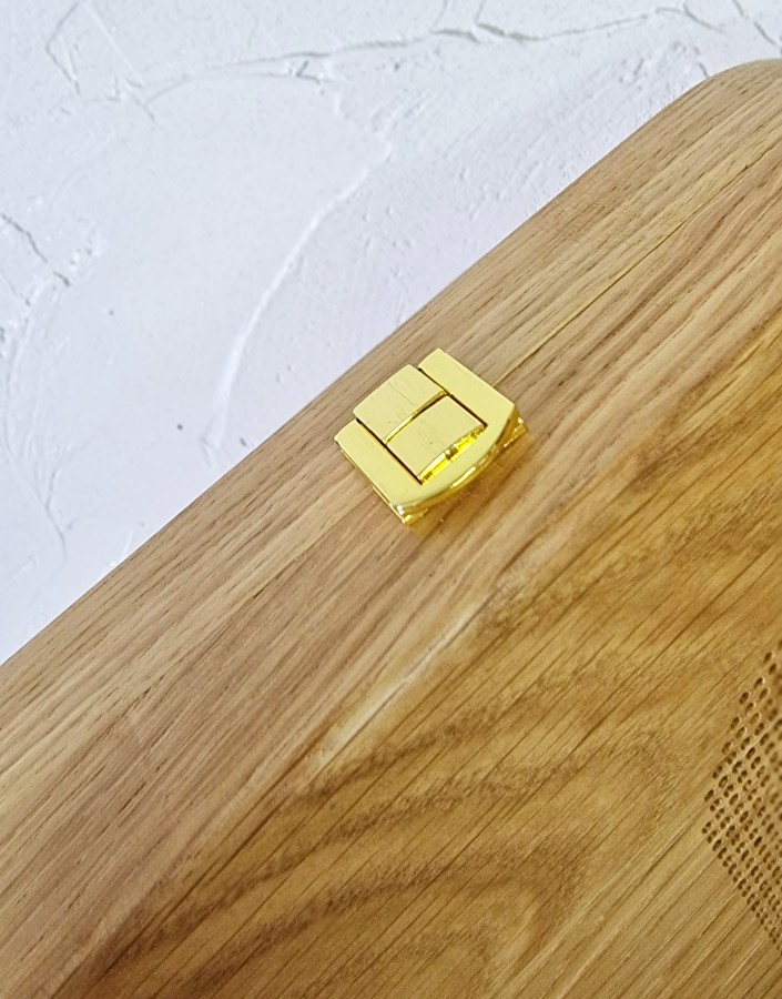 Ąžuolinė rankinė "Pasakojimo laukas"