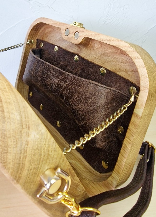 Ąžuolinė rankinė "Pasakojimo laukas"