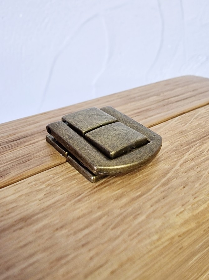 Ąžuolinė rankinė "Rožių istorija"