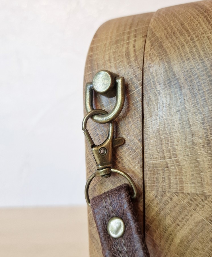 Ąžuolinė rankinė "Spalvų paukštė"