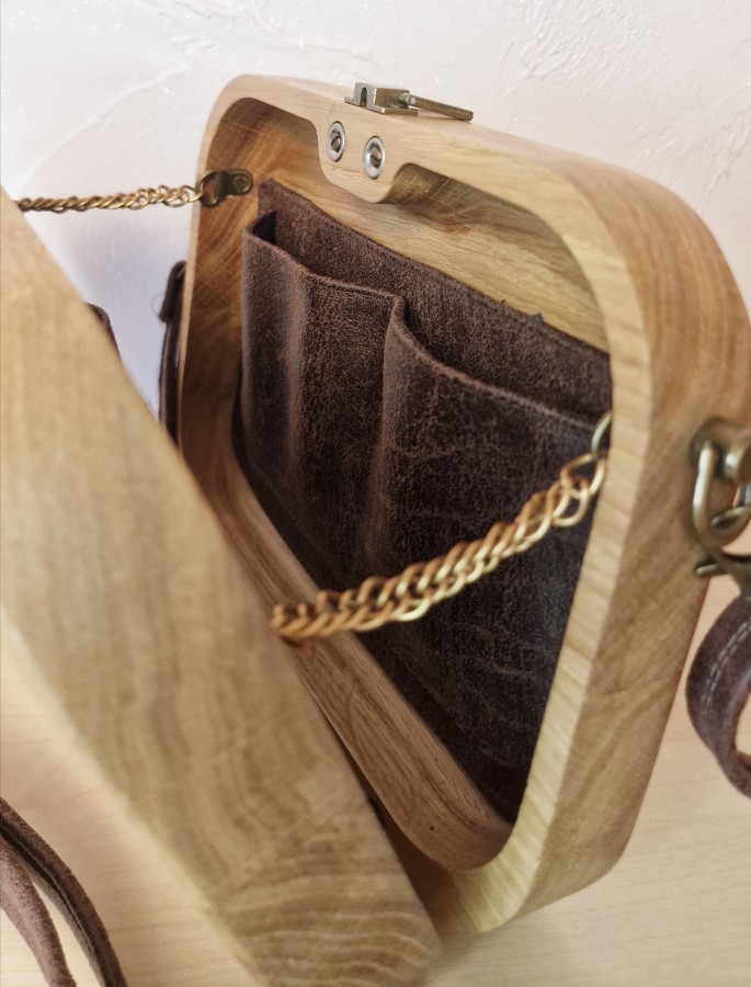 Ąžuolinė rankinė "Spalvų paukštė"